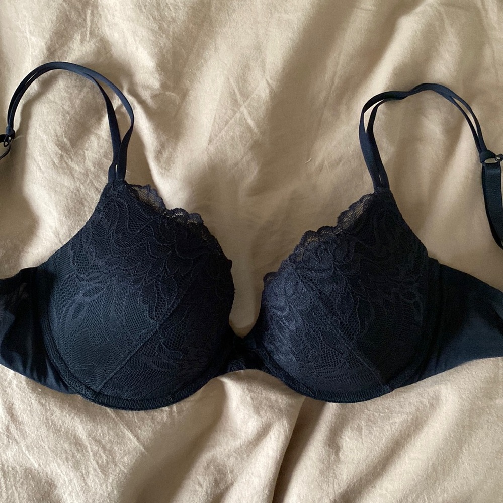 3/$30 ✨ TRIUMPH | Lacey Black Bra